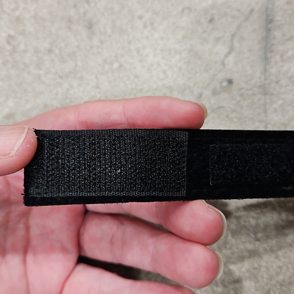 Silver and Black Women's Belt - Picture 6 of 7